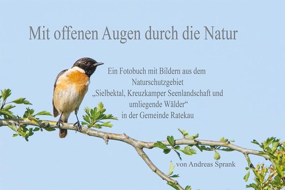 Dort wo der Autor wohnt ist er „Mit offenen Augen durch die Natur“ gegangen und hat beeindruckendes Bildmaterial in einem Fotobuch zusammengestellt.