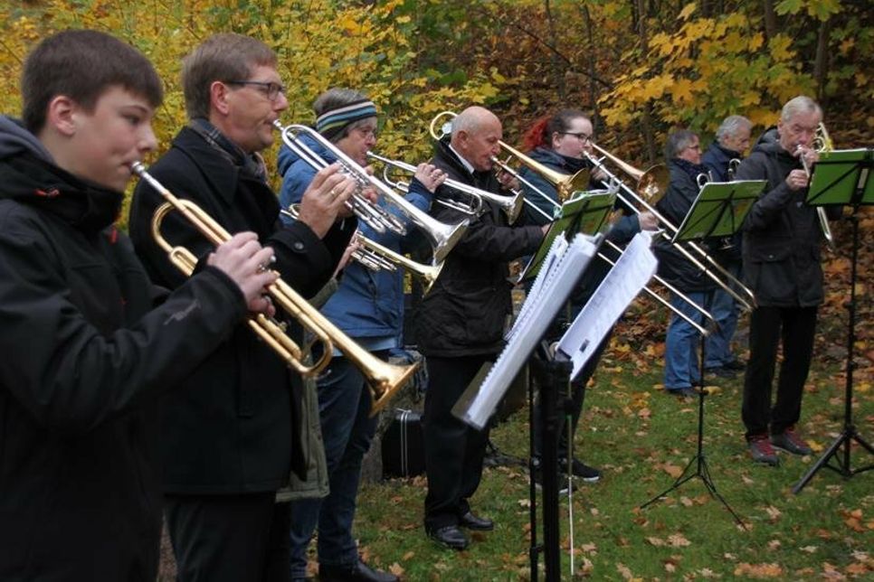 Der Posaunenchor der Stadt Neustadt der evangelischen Stadtkirche umrahmte die Gedenkveranstaltung musikalisch.