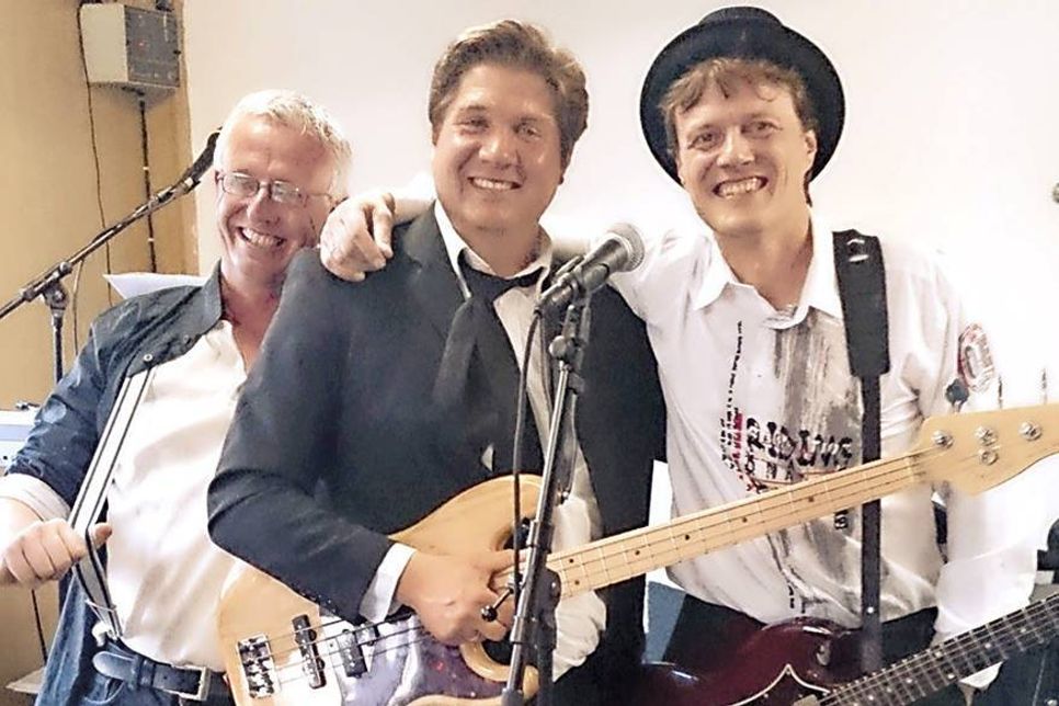 Die Samstag-Abend-Party in Haffkrug gestaltet die Partyband Hit Skip mit Oldies, Rock, Pop und Schlagern. (Fotos: Veranstalter)