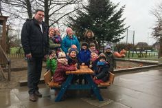 v.l. Kay Milz VR Bank-Mitarbeiter, Kristin Schulz, Heike Haeseler und Wanda Utke, Kindergartenleitung des DKSB Kinderland in Landkirchen