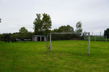 Der Bolz- und Spielplatz in Groß Schlamin ist auch ein wichtiger Bestandteil des Dorflebens.