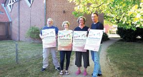 Björn Treuschel, Henriette Janßen, Britta Rehpen und Pastor Klaus Bergmann bilden das Vorbereitungsteam und freuen sich auf das Stadtteilfest. Gerne können sich noch weitere Unterstützer melden.