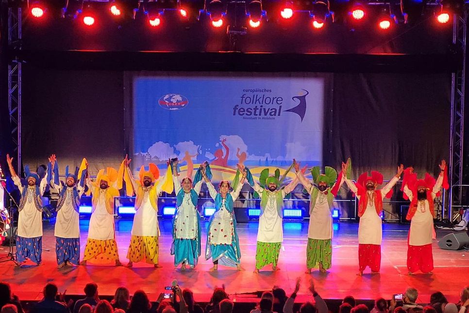 Gefeiert wird die ganze Woche mit unseren Gästen aus aller Welt.