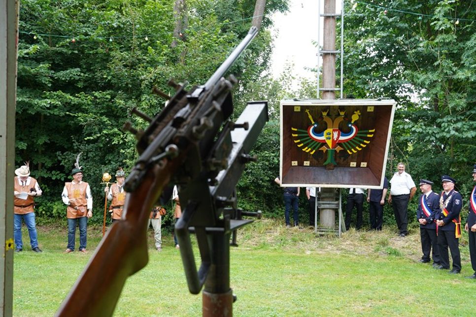 Wer wird es wohl dieses Jahr schaffen, den Cismarer Vogel zu Fall zu bringen?
