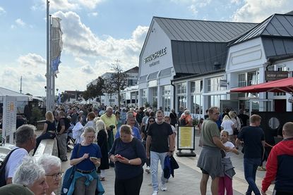 Volle Promenade: Rund 45.000 Besucher kamen am Wochenende zum Saisonhöhepunkt nach Grömitz.