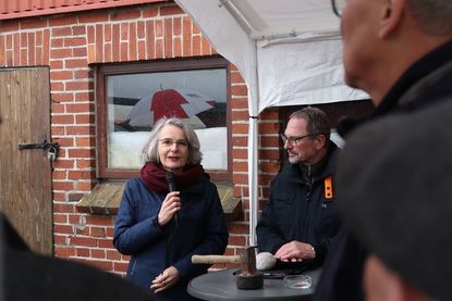 Staatssekretärin Henckel betont in ihrer Ansprache, dass auch in Zukunft Radfahrprojekte unterstützen werden sollen.