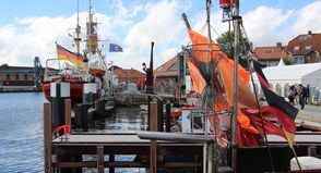 Das Fischeramt liegt direkt am Neustädter Hafen.