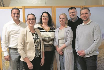 Der Vorstand des Grömitzer Gewerbevereins: Michael Breuer (Schriftführer), Kim Kiesewetter (1. Vorsitzende), Myrna Eggers (2. Vorsitzende), Insa Hollmann (Beisitzerin), Dennis Wiepert (Beisitzer) und Simon Kunikowski (Kassenwart; v. lks.).