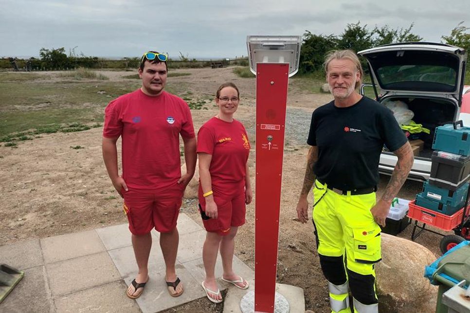 Vanessa Minder und Peter Fröhlich von der DLRG und Herr Winkler von der Björn-Steiger-Stiftung.