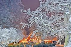 Der wunderschöne Weihnachtsmarkt auf dem Gelände des historischen Klosters Preetz ist an den Wochenenden des dritten und vierten Advent geöffnet.