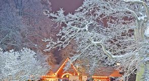 Der wunderschöne Weihnachtsmarkt auf dem Gelände des historischen Klosters Preetz ist an den Wochenenden des dritten und vierten Advent geöffnet.