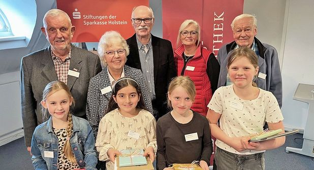 Tiara, Larya, Marit und Emma (v. li.) überzeugten die Jury: Heinrich Evers, Anne Vehres, Jochen Beyer, Brigitte Barmwater und Klaus Schläfke (v.li.).
