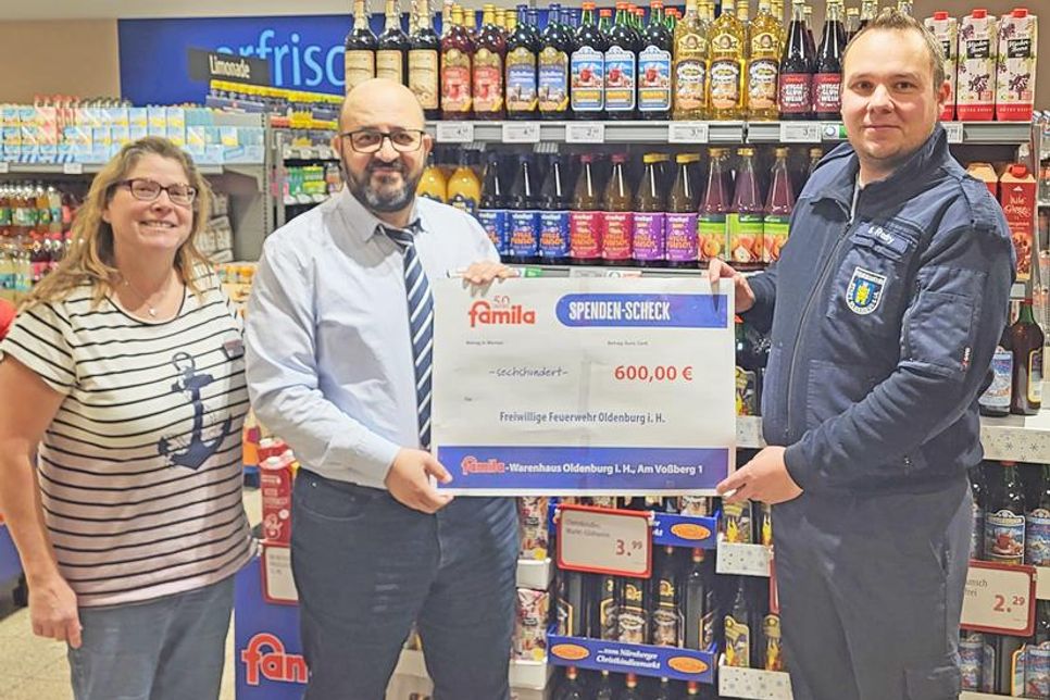 Am 22. November wurde bei famila am Voßberg 1 die Spende in Höhe von 600 Euro zugunsten der Jugendfeuerwehr Oldenburg überreicht