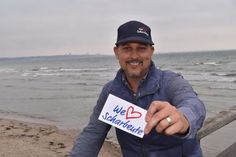 Stefan Wolf gründete im Juni 2017 die Facebook-Gruppe "We love Scharbeutz" mit inzwischen über 12.000 Mitgliedern. (Foto: René Kleinschmidt)