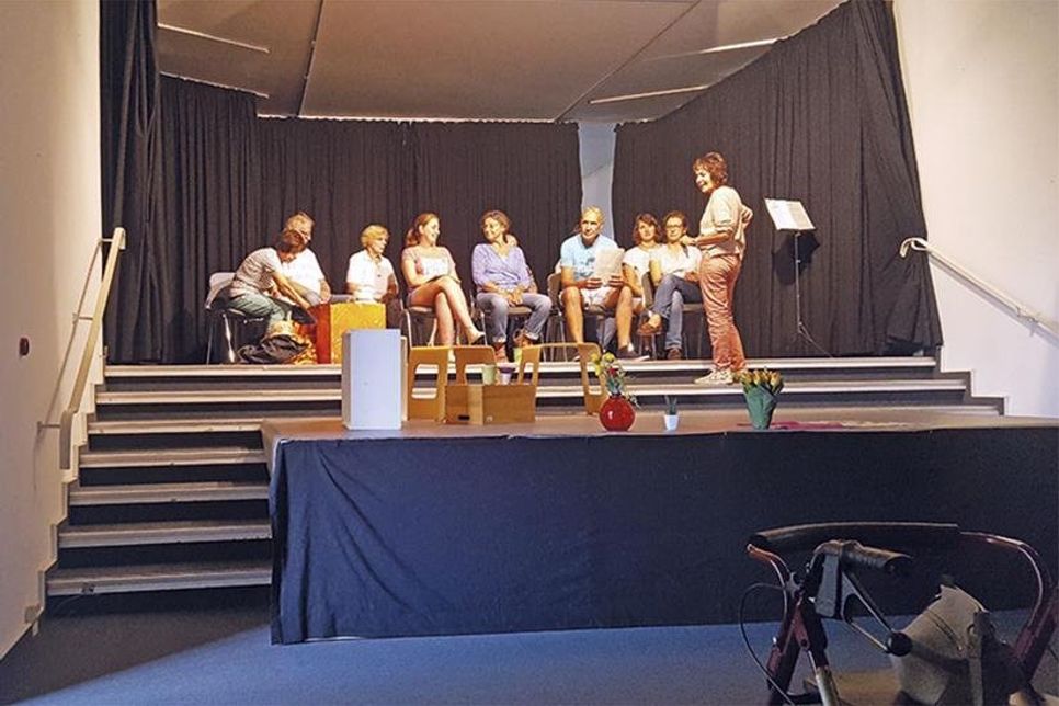 Derzeit laufen die Proben für die Schlager-Revue des Musiktheaters Bad Schwartau. (Foto: hfr)