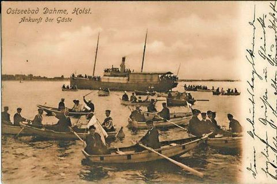 Ausbooten von Gästen 1905. (AK: J. Paustian)