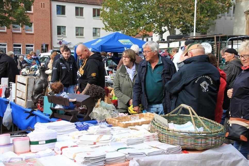 Das gute Wetter versprach ein buntes Treiben in der Innenstadt.