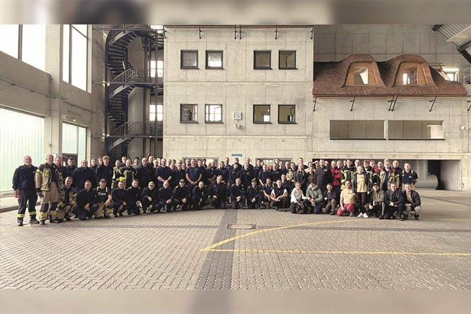 Das abschließende gemeinsame Gruppenfoto nach den erfolgreichen Einsätzen.