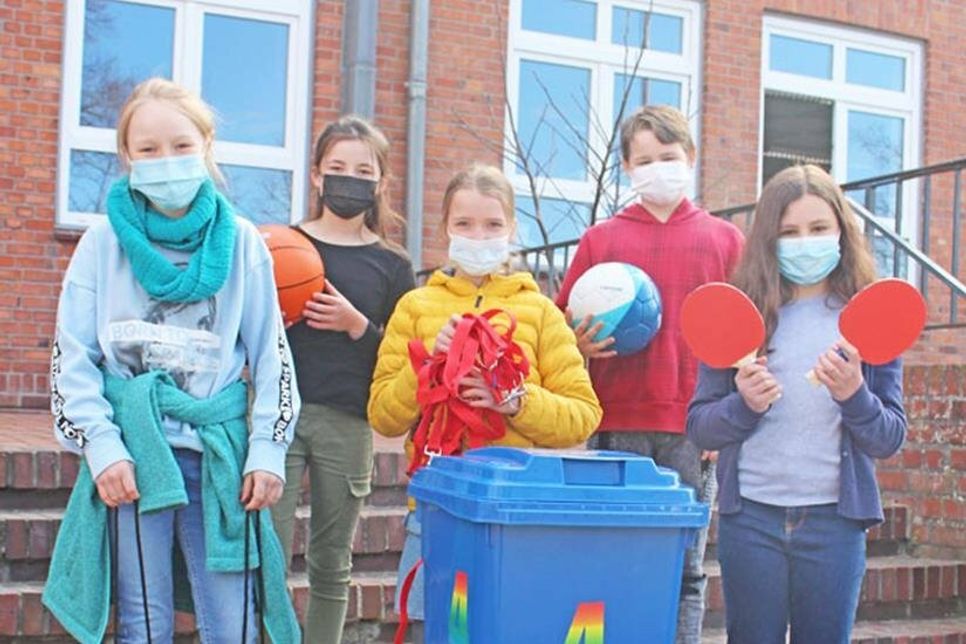 Charlott, Nyla, Anike, Neel und Loena können die nächste Pause kaum erwarten: Dann können sie endlich ihre neuen Lieblingsspielsachen einweihen