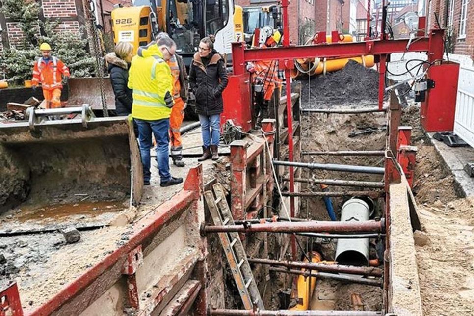 An der Kreuzungsbereich zwischen der Schloßstraße, der Stolbergstraße und dem Schloßplatz werden voraussichtlich bis Anfang März Kanalbauarbeiten vorgenommen.