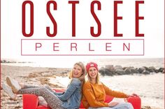 Die reporter-Redakteurinnen Gesche Muchow (lks.) und Kristina Kolbe versorgen ihre Hörer im „Ostsee-Perlen“-Podcast jeden Freitag mit unterhaltsamen Geschichten von der Ostsee und aus Neustadt in Holstein und Umgebung.