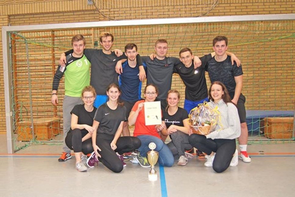 …und die GW17a (Berufliches Gymnasium, 12. Jahrgang, Fachrichtung Wirtschaft) als Jungenmannschaft.