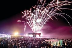 In diesem Jahr veranstaltet die TSNT GmbH wieder die beliebte „Silvester on the Beach“-Party am Timmendorfer Strand.