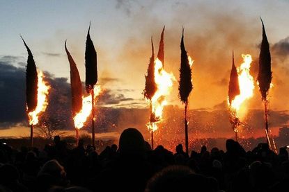 Im neuen Highlight-Flyer sind alle Veranstaltungshöhepunkte für 2023 zusammengefasst. Mit dabei auch das erste größere Event in Niendorf/Ostsee: Das Fackelfest am Freistrand.