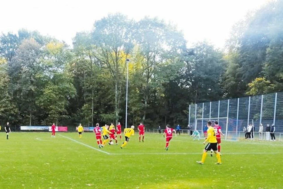 Der Offensive des SV Eichede hatte Eutin 08 oft nicht viel entgegenzusetzen.