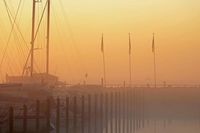 Jacob Revenstorf setzte diese zauberhafte Nebelstimmung am Grömitzer Yachthafen fotografisch in Szene.