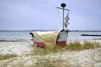 Das Foto vom Fischerboot am Sierksdorfer Strand schickte uns Monika Grebien.