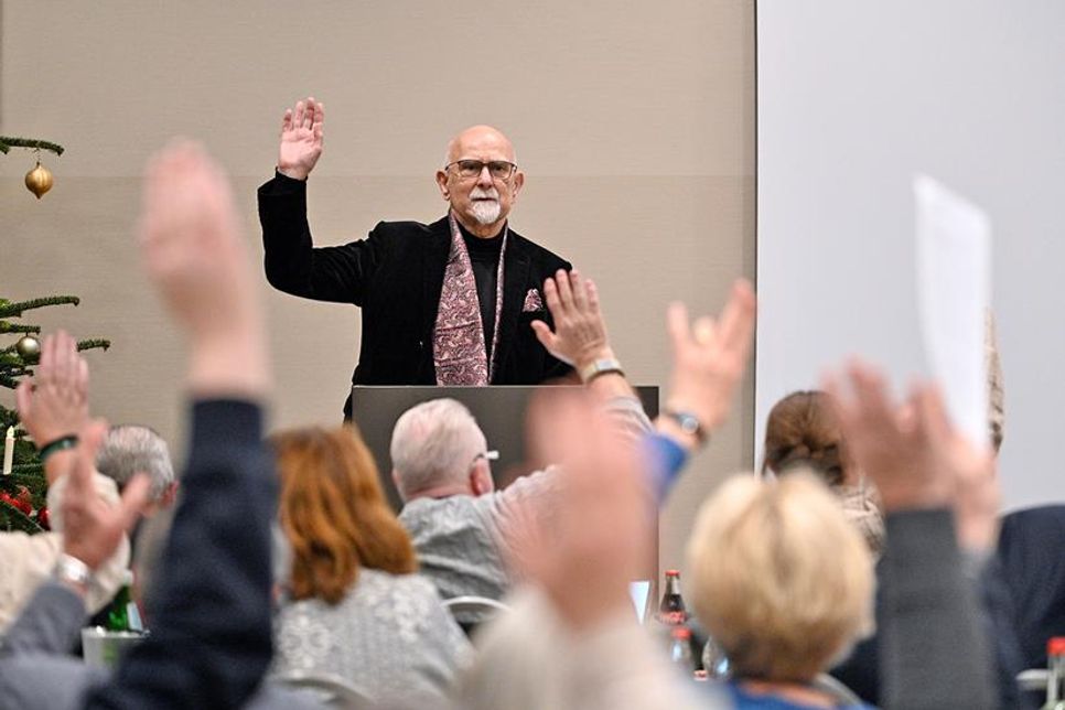 Eine Abstimmung mit Präses Dr. Peter Wendt.