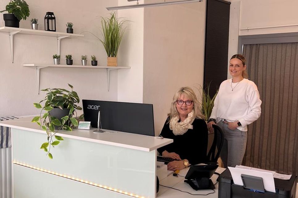 Persönlich, herzlich, verlässlich: Katharina und Kimberly Jepp von MK Ferienvermietung in Grömitz sorgen seit über sechs Jahren für rundum entspannte Urlaubstage an der Ostsee – für Gäste und Vermieter gleichermaßen.