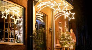 Prächtig beleuchtet präsentiert sich Wohlsein am Plöner Strohberg.