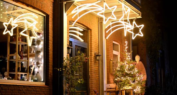 Prächtig beleuchtet präsentiert sich Wohlsein am Plöner Strohberg.