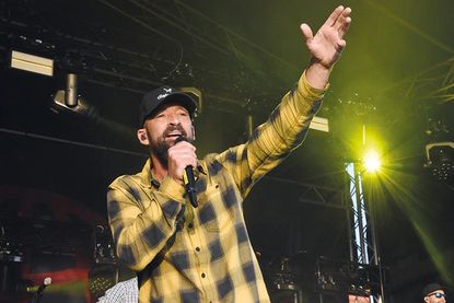 Reggae-Star „Gentleman“ beim „StrandKonzert“ am Freitagabend in Niendorf/Ostsee.