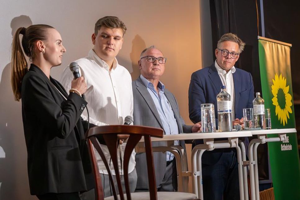 Rebecca Vaneeva, Marcel Beutel, Marlo Thormann und Konstantin von Notz (v. lks.). (Foto: Reimo Schaaf)