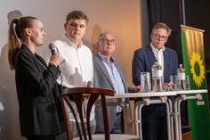 Rebecca Vaneeva, Marcel Beutel, Marlo Thormann und Konstantin von Notz (v. lks.). (Foto: Reimo Schaaf)