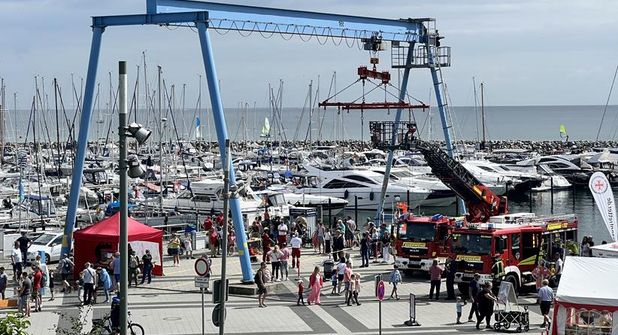 Direkt am Grömitzer Hafen konnten sich Besucher über Seenotrettung informieren und an verschiedenen Aktionen teilnehmen.