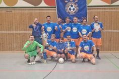 So sehen Sieger aus: Die BSG konnte den Wanderpokal mitnehmen.