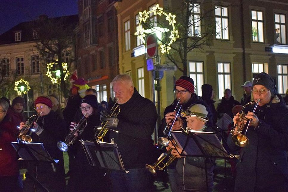 Der Preetzer Posaunenchor begleitete die gesungenen Weihnachtslieder.