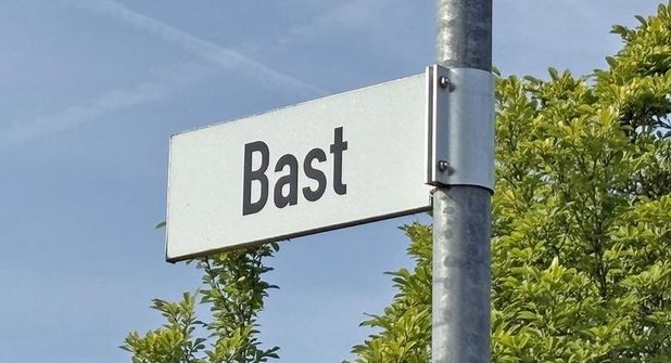 „Bast“ oder „Am Bast“ … … dazwischen liegen nur etwa 200 Meter.