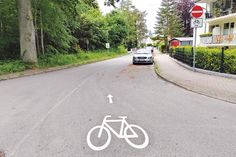 Ab sofort dürfen Radfahrer auch die Poststraße (Einbahnstraße) in Timmendorfer Strand entgegengesetzt befahren.
