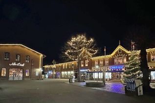 Schönberg erstrahlt zur Weihnachtszeit in warmem Lichterglanz.
