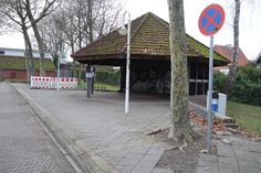 Die Maßnahmen an der Bushaltestelle sollen unter anderem den Anforderungen eines barrierenfreien Ausbaus und den neuen Abmessungen vin Gelenkbussen Rechnung tragen.