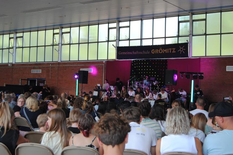 Die Schülerinnen und Schüler der Gemeinschaftsschule Grömitz begeisterten mit ihrem Sommerkonzert.