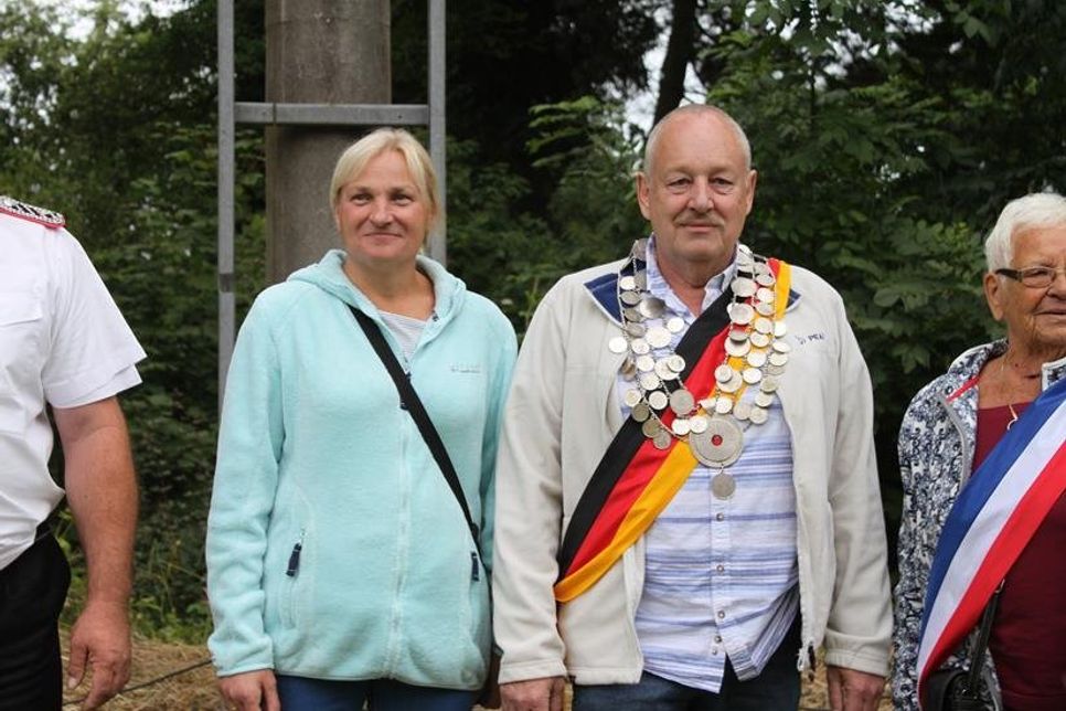 Michael Motzkus mit seiner Königin Dagmar bei der Königsproklamation.