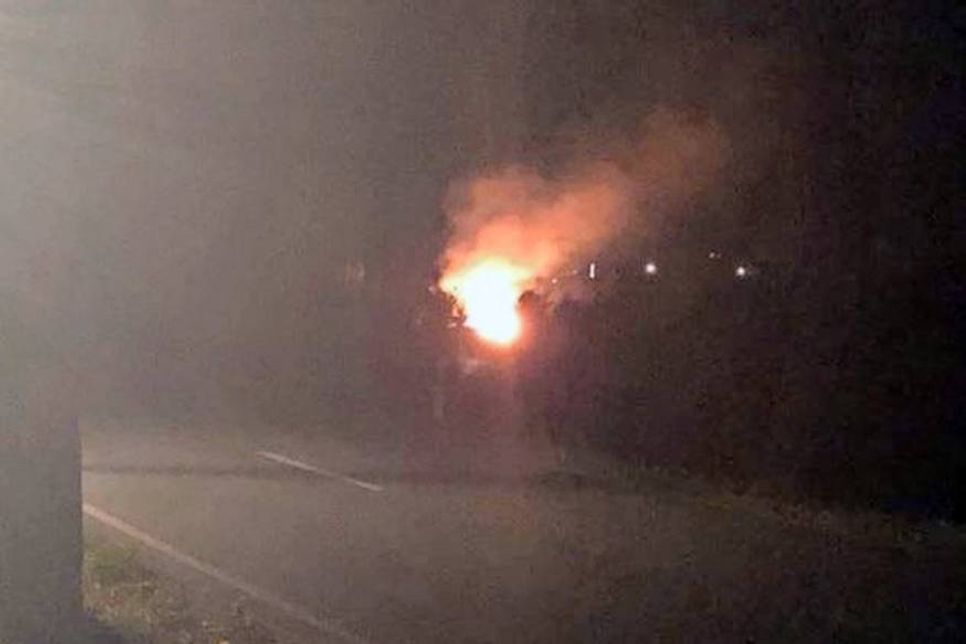 Brennende Rasenabfälle verursachten den Feuerwehreinsatz.