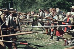Mit den Slawen aus dem Wallmuseum Oldenburg kommen am 25. Juni auch die Kämpfer der Gruppe „Jomsborg Elag Starigard“ nach Schönwalde und werden neben dem Dorf- und Schulmuseum trainieren.