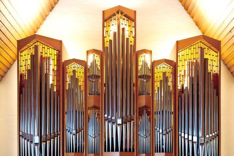 Zentrales Element der Kirchenmusik in Cleverbrück ist die prächtige Noeske-Orgel. (Foto: Fotostudio Hellmann)